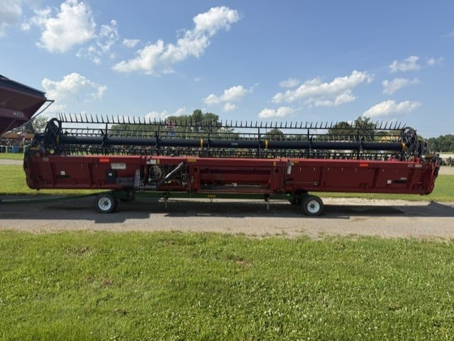 John Deere 7720 Titan II combine harvester